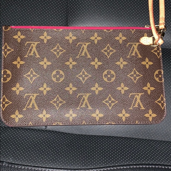 *SOLD* Authentic Louis Vuitton Neverfull Wristlet - Picture 2 of 11